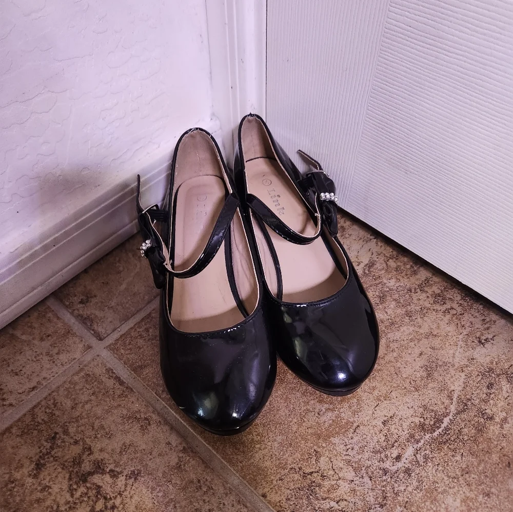 GIRLS LINK DRESS SHOES
